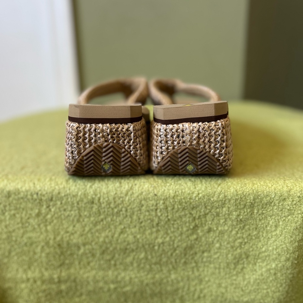 Volatile Women's Tan Wedge Sandals Sz 9 - Picture 4 of 12